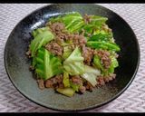 大皿で❢ ひき肉とキャベツの甘味噌炒め作り方5写真