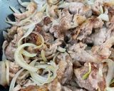 うちの⭐︎豚肉と玉ねぎのピリ辛オイスター⭐︎作り方3写真
