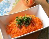 焼鮭フレークとアロマレッド（にんじん）の炒めもの作り方5写真