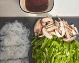 旨みたっぷり！ピーマンと白滝の中華炒め作り方2写真