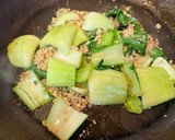余った鶏そぼろと青梗菜で副菜作り方2写真