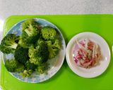 ズワイ蟹とブロッコリーのバター炒め作り方1写真