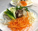 お鍋の野菜にピーラーで！人参そうめん作り方5写真
