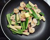 海老ベーコンピーマンのバター醬油炒め作り方4写真