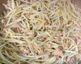 包丁いらずのひき肉もやしとキムチ炒め作り方1写真