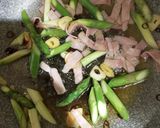 アスパラとベーコンのペペロンチーノ作り方5写真