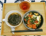 bibigo豚キムチで！ニラ玉丼作り方7写真