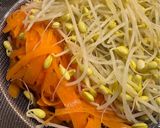 豆もやしとピーラーにんじんの簡単ナムル作り方4写真