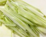 豚肉と人参とブロッコリーの茎の甘辛炒め作り方2写真