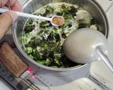 ワカメとオクラの梅味お吸い物作り方2写真