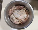 カオマンガイのための茹で鶏作り方1写真