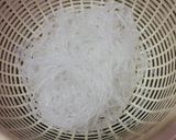 ズッキーニとひき肉の春雨炒め作り方1写真