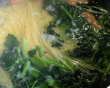 簡単★ほうれん草とソーセージの和風パスタ作り方1写真