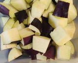 温玉のせ！茄子と鶏ミンチの甘辛そぼろ丼作り方1写真