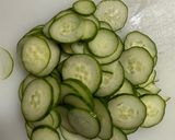 切って混ぜるだけ！きゅうりとちくわの塩こんぶ和え作り方1写真