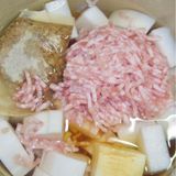 白米消滅しるびー食堂！大根と豚肉の煮物作り方3写真