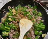 ピーアマンとひき肉の味噌丼作り方4写真