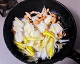 豚バラ肉と白菜のザーサイ炒め作り方7写真