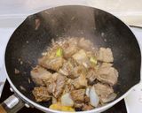 牛肉とジャガイモ・玉ねぎの煮込み作り方4写真
