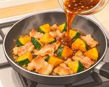豚肉とかぼちゃの甘辛オイスター炒め作り方3写真