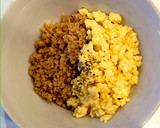 お弁当の定番、二食丼！鶏そぼろご飯作り方4写真
