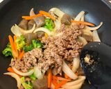 【ヘルシー】合挽肉と蒟蒻と野菜の中華炒め作り方4写真