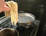 水の代わりに味噌汁で作るうどんの麺作り方14写真