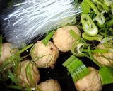 ヨウサマの減塩鶏三和つくね春雨スープ作り方2写真