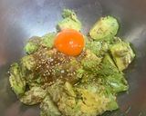🥑アボカドと酒盗を和えて味付け海苔乗っけ作り方4写真