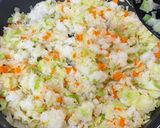#キャベツとニンニク醤油の彩り炒飯作り方5写真