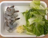 海老とロメインレタスの塩ガーリック炒め作り方1写真