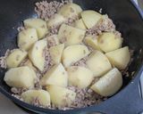 ひき肉とじゃがいもの煮物作り方3写真