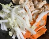 白菜と鶏肉の炒め物作り方4写真
