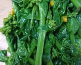 菜の花と野菜、ウインナーのペペロンチーノ作り方2写真