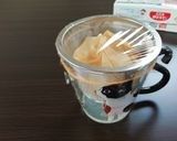 茶こしとカップで簡単♪水切りヨーグルト♪作り方6写真