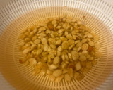鶏もも粗挽き肉とごぼうの甘辛炒め作り方1写真