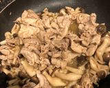 豚肉ときのこのバターポン酢炒め作り方3写真