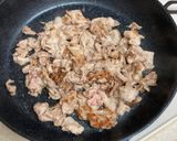 旨辛！豚こまと白ネギの味噌辛炒め作り方3写真