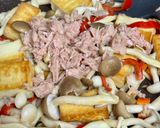 きのこと厚揚げでチミチュリソースの中華風炒め♪作り方5写真