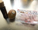 ベーコン🥓キウイ🥝のオリーブオイル煮😃作り方1写真