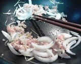 キャベツと鶏そぼろの味噌卵とじ作り方1写真
