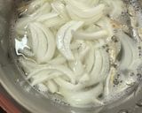 まいたけと新玉ねぎのお味噌汁😻作り方2写真