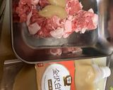 豚コマの塩糀焼きと茹でキャベツ作り方1写真