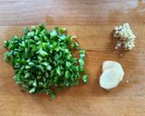 ピーマンとひき肉の中華スープ作り方1写真