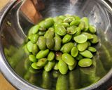 枝豆とシメジのベーコン炒め作り方1写真