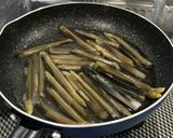 スキレットde簡単マテ貝ガリバタ醤油炒め作り方3写真
