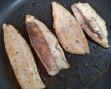簡単今夜の夕飯！てりてり！魚のムニエル作り方2写真