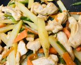 鶏肉と三菜のオイスターソース炒め作り方3写真
