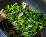 空芯菜とベーコンのニンニクバター醤油炒め作り方7写真