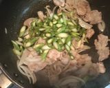 豚バラ肉とアスパラの焼きうどん作り方7写真